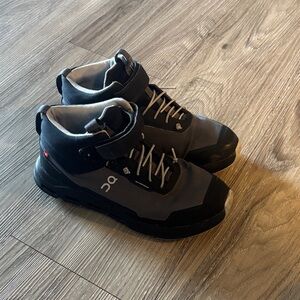 On Running Boys Gray and Black Trail Boots